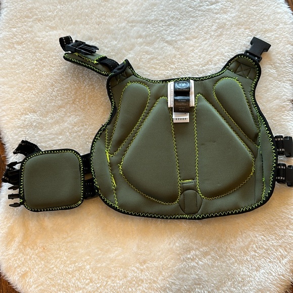 Nwt. Silver paw life vest - Picture 4 of 4